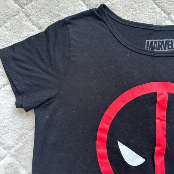 Marvel | Deadpool Face Graphic Short Sleeve Tee | Size Large - Picture 3 of 9